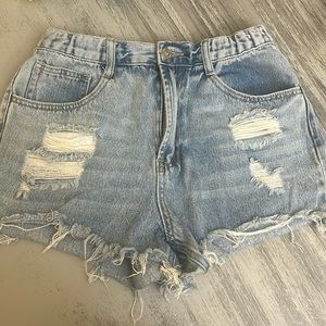 Forever 21 Jean shorts size medium sz M, mom shorts cute & comfy! 2,4,6